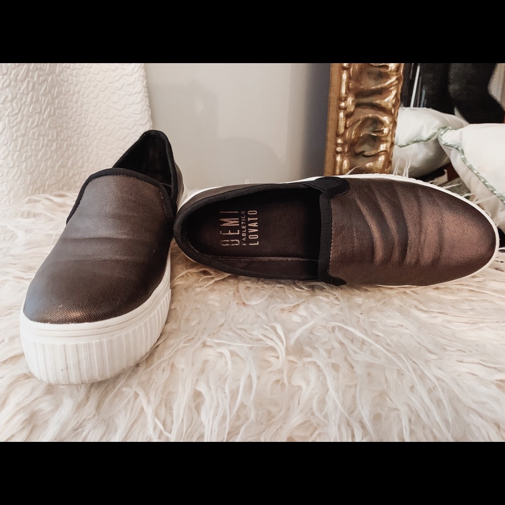 Fabletics sneakers
